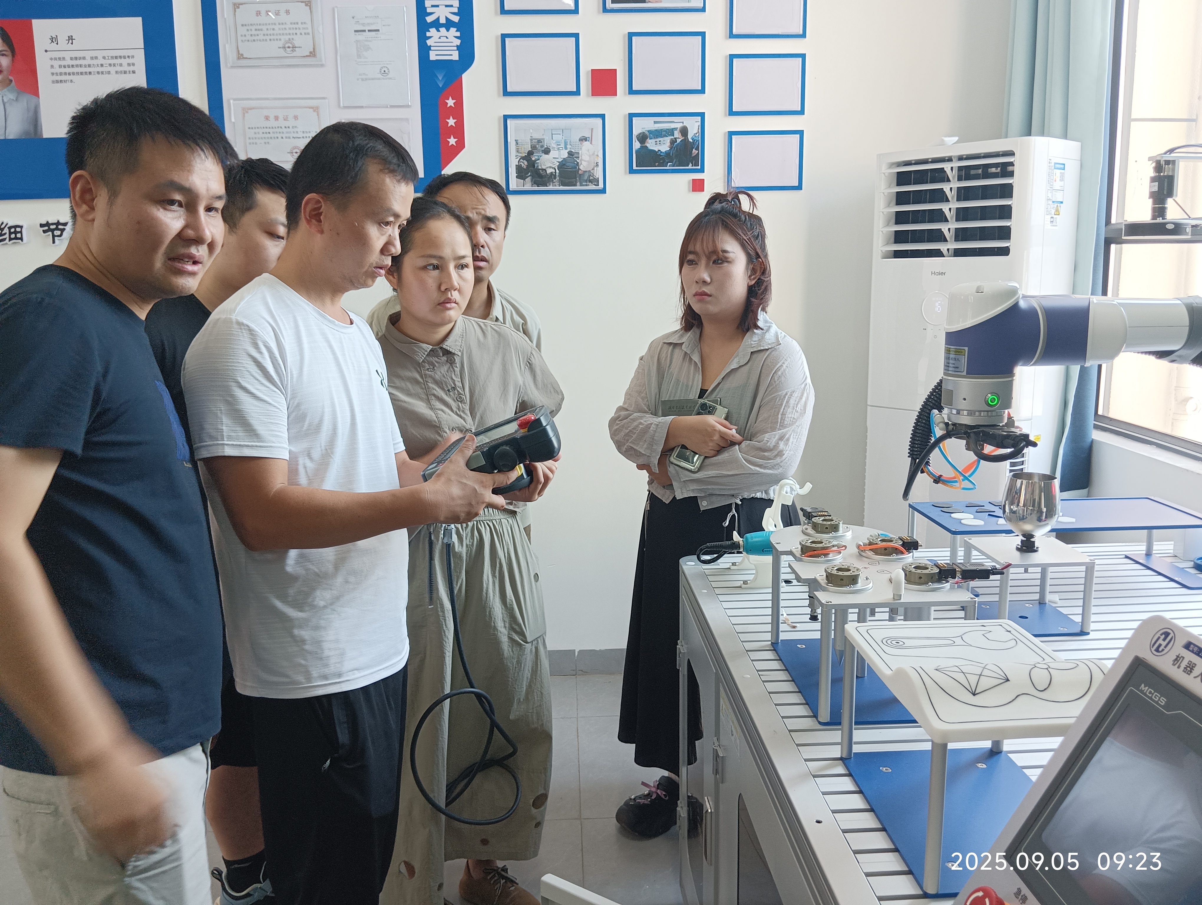 微信图片_20250919105556_263_33 微信图片_20250919105556_263_33